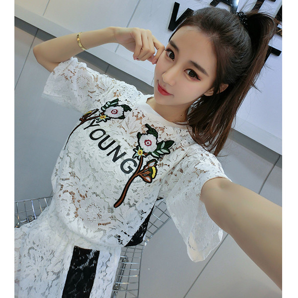 Echipa feminina din dantela in doua culori cu motive florale