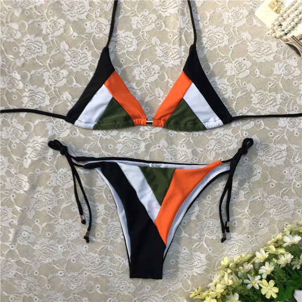 Costum de baie colorat de damă în două părți