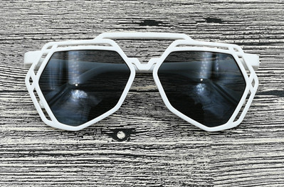 Γυαλιά για κορίτσια σε διάφορα μοντέλα και χρώματα