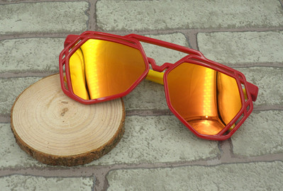 Γυαλιά για κορίτσια σε διάφορα μοντέλα και χρώματα