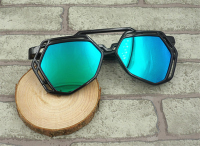 Γυαλιά για κορίτσια σε διάφορα μοντέλα και χρώματα