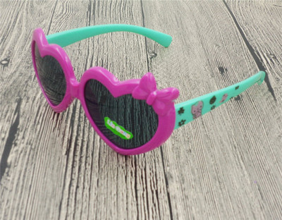 Γυαλιά για κορίτσια σε διάφορα μοντέλα και χρώματα