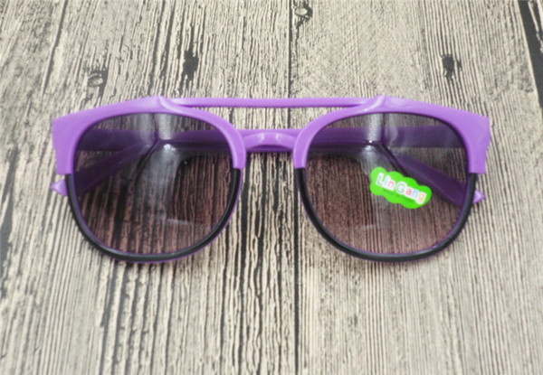 Γυαλιά για κορίτσια σε διάφορα μοντέλα και χρώματα