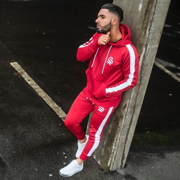 Echipa sportiva masculina in doua culori - hanorac cu gluga si pantaloni lungi