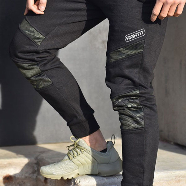 Costum barbatesc in trei culori cu elemente de camuflaj