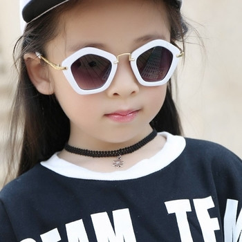 Детски слънчеви очила за момичета в няколко цвята