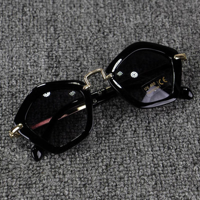 Детски слънчеви очила за момичета в няколко цвята