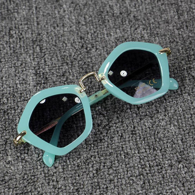 Детски слънчеви очила за момичета в няколко цвята