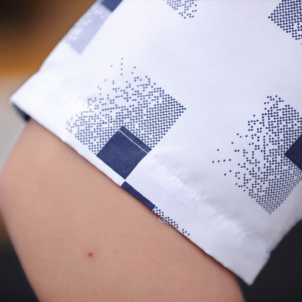 Cămașă de vară bărbătească în două culori cu forme geometrice