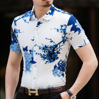 Cămașă pentru bărbați turnată în imprimeuri de diferite culori