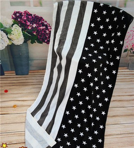 Λεπτή βαμβακερή πετσέτα για την  παραλία 75/150 cm σε δύο χρώματα