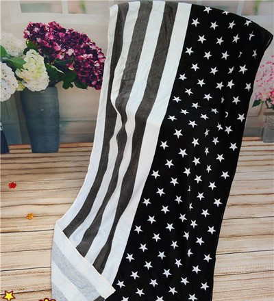 Λεπτή βαμβακερή πετσέτα για την  παραλία 75/150 cm σε δύο χρώματα