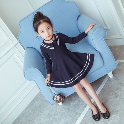 Rochie eleganta pentru copii croiata cu guler in forma de O - doua modele