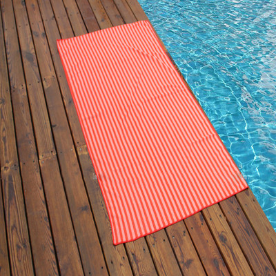 Πετσέτες παραλίας σε διάφορα χρώματα