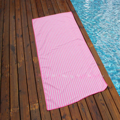 Πετσέτες παραλίας σε διάφορα χρώματα