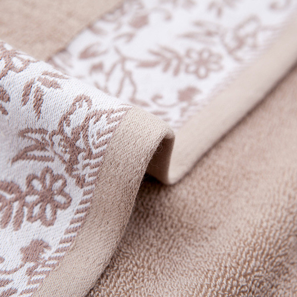 Βαμβακερή πετσέτα κατάλληλη για μπάνιο στην παραλία