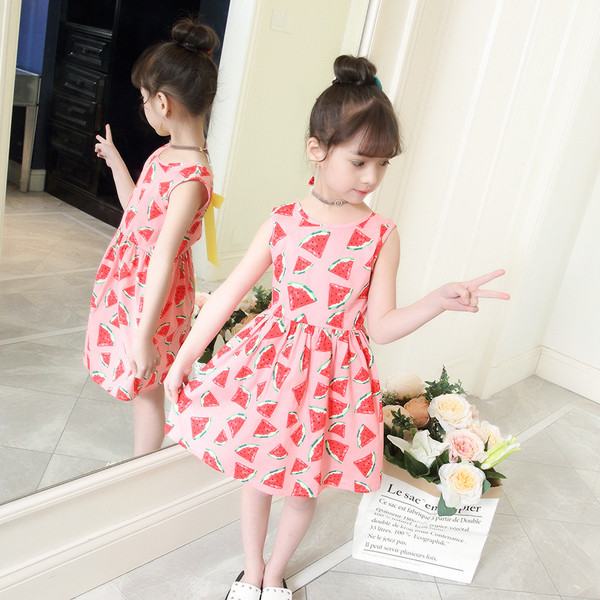 Стилна детска рокля с апликации в няколко модела