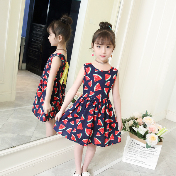 Стилна детска рокля с апликации в няколко модела