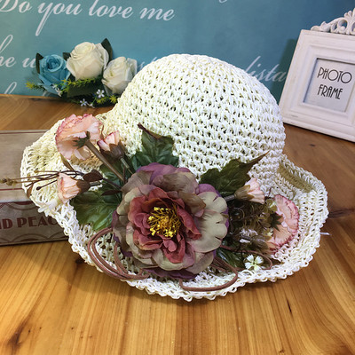 Χειροποίητο ψάτινο καπέλο με φυτικά μοτίβα σε διάφορα χρώματα