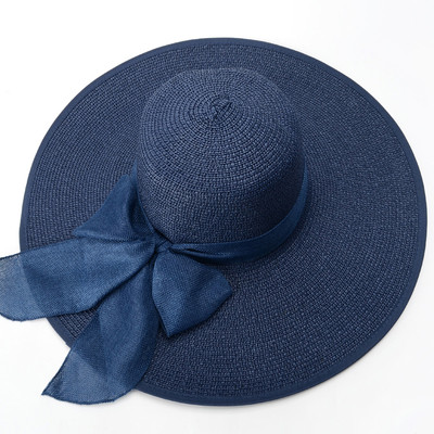 Дамска стилна капела с регулиращ се размер в различни цветве