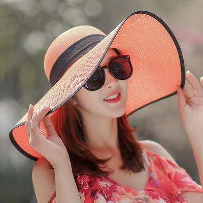 Дамска стилна капела с регулиращ се размер в различни цветве