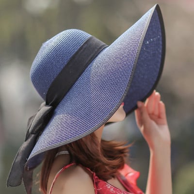 Дамска стилна капела с регулиращ се размер в различни цветве