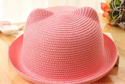 Сламени  унисекс шапки за плаж в няколко модела и различни цветове