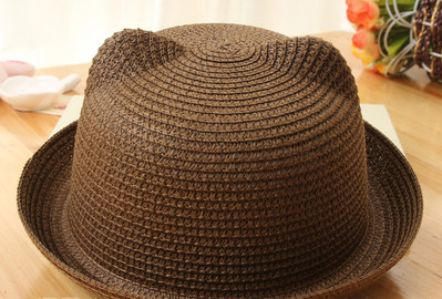 Сламени  унисекс шапки за плаж в няколко модела и различни цветове
