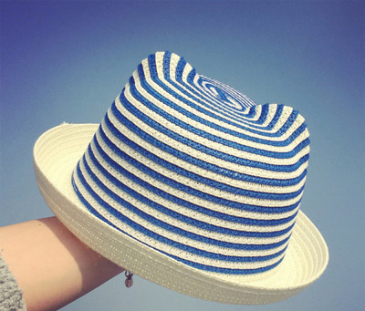 Сламени  унисекс шапки за плаж в няколко модела и различни цветове