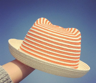 Сламени  унисекс шапки за плаж в няколко модела и различни цветове