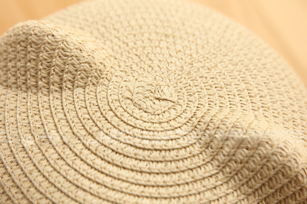 Сламени  унисекс шапки за плаж в няколко модела и различни цветове