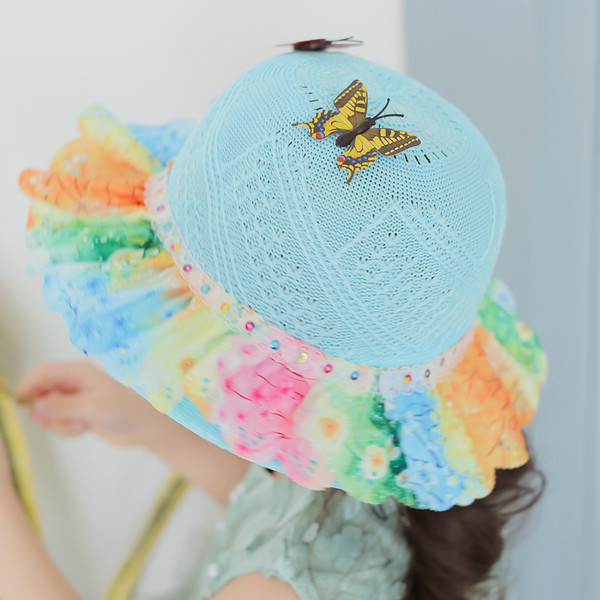 Palarie de paie colorata pentru copii cu fluturi in mai multe culori