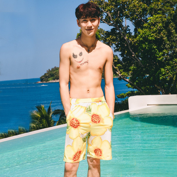 Costume de baie pentru bărbați în două modele cu imprimeuri diferite de la XL la 3XL