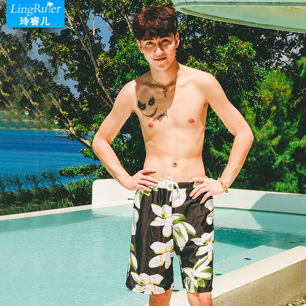 Costume de baie pentru bărbați în două modele cu imprimeuri diferite de la XL la 3XL