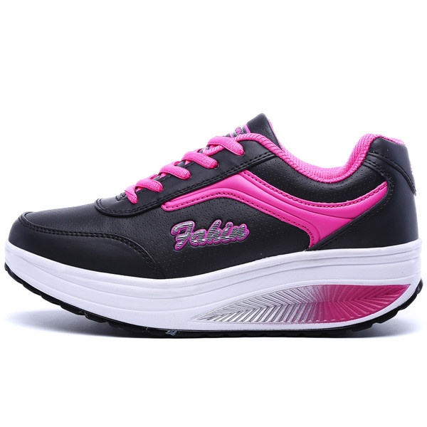 Спортни дамски маратонки с извита висока подметка