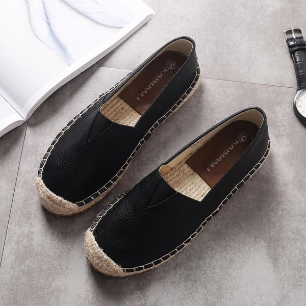 Γυναικεία εσπάριλες από οικολογικό δέρμα σε μαύρο και άσπρο