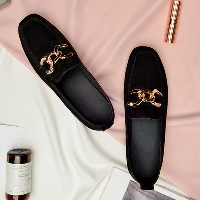 Περιστασιακά γυναικεία υποδήματα  με μεταλλικά μοτίβα σε διάφορα χρώματα