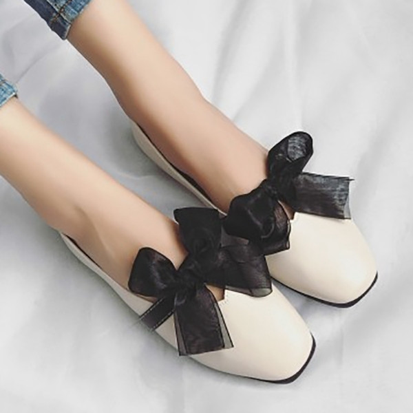 Καθημερινά γυναικεία παπούτσια από οικολογικό δέρμα με κορδέλα σε δύο χρώματα