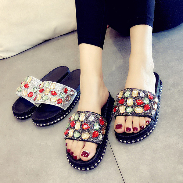 Papuci eleganti de dama cu pietre decorative colorate