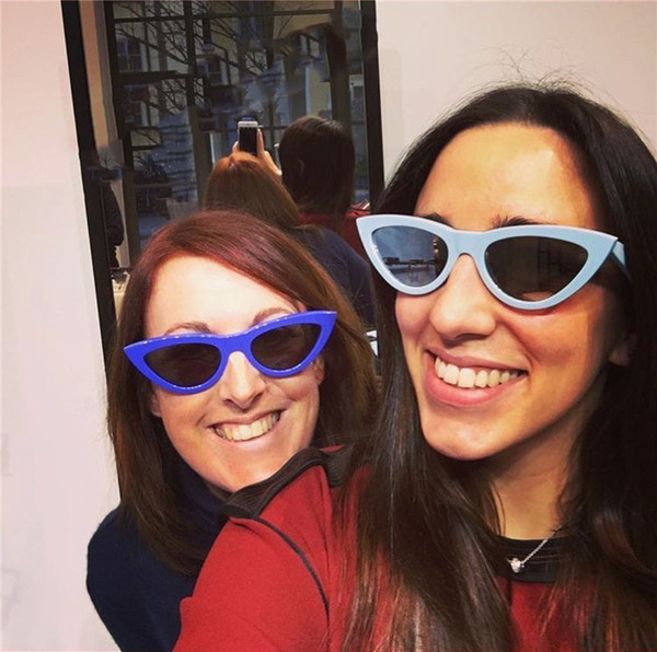 Κομψά γυναικέια γυαλιά  - μοντέρνα και σε διαφορετικά χρώματα