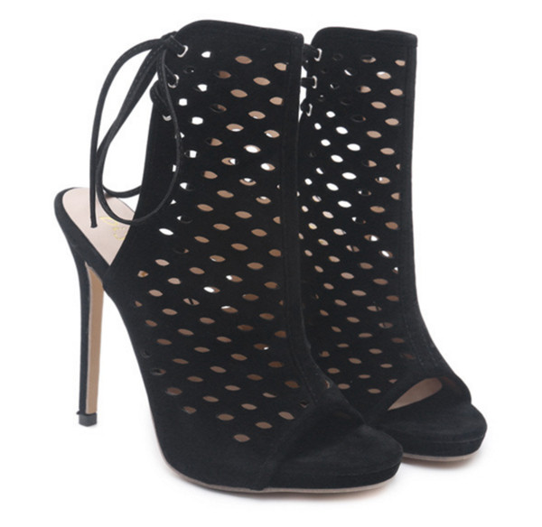 Sandale elegante de damă cu toc înalt, de culoare neagră