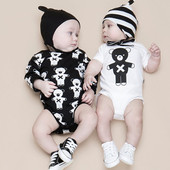 Βρεφικό κορμάκι σε δύο μοντέλα με μανίκια μικρού μήκους και μακρυά με εκτύπωση