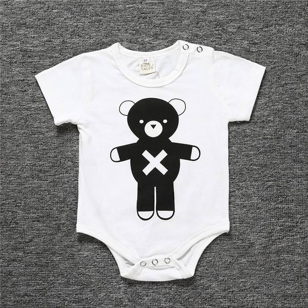 Βρεφικό κορμάκι σε δύο μοντέλα με μανίκια μικρού μήκους και μακρυά με εκτύπωση