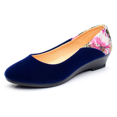 Κομψά γυναικεία παπούτσια με ελαφρά και φυτικά μοτίβα σε τρία χρώματα