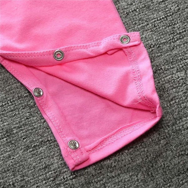 Βρεφικό κορμάκι  μακρυμάνικο με  κολάρο σε σχήμα Ο για κορίτσια με επιγραφή