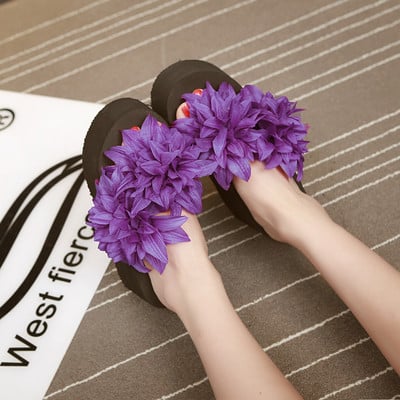 Γυναικέιες παντόφλες με 3D διακόσμηση σε διάφορα χρώματα