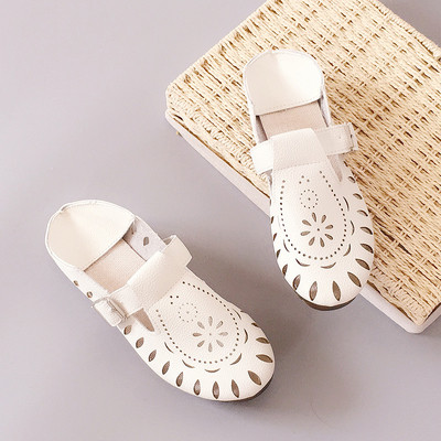 Άνετα γυναικεία παπούτσια σε δύο σχέδια και δύο χρώματα