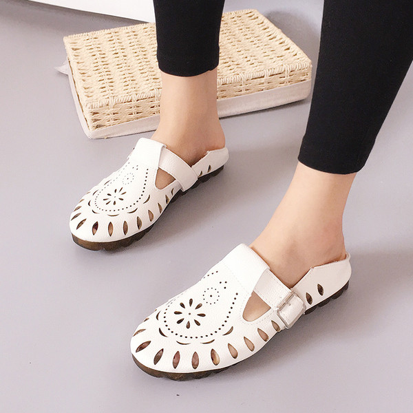 Άνετα γυναικεία παπούτσια σε δύο σχέδια και δύο χρώματα