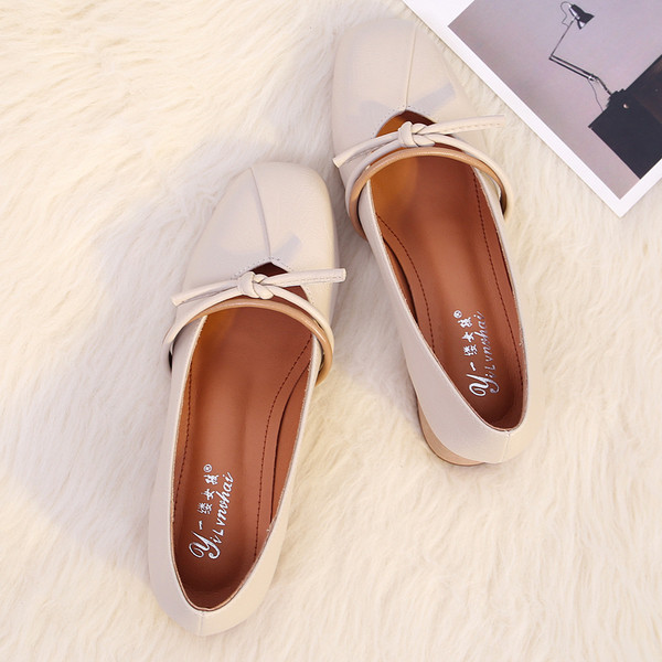 Καθημερινά γυναικεία παπούτσια με ελαφρύ πάχος ακούνι σε δύο χρώματα