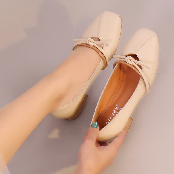 Καθημερινά γυναικεία παπούτσια με ελαφρύ πάχος ακούνι σε δύο χρώματα